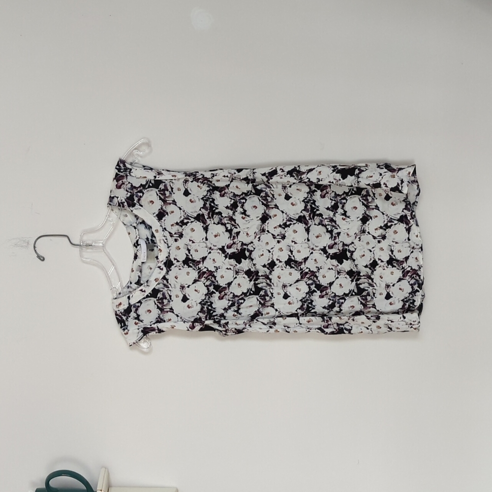 Dalia floral sleeveless blouse